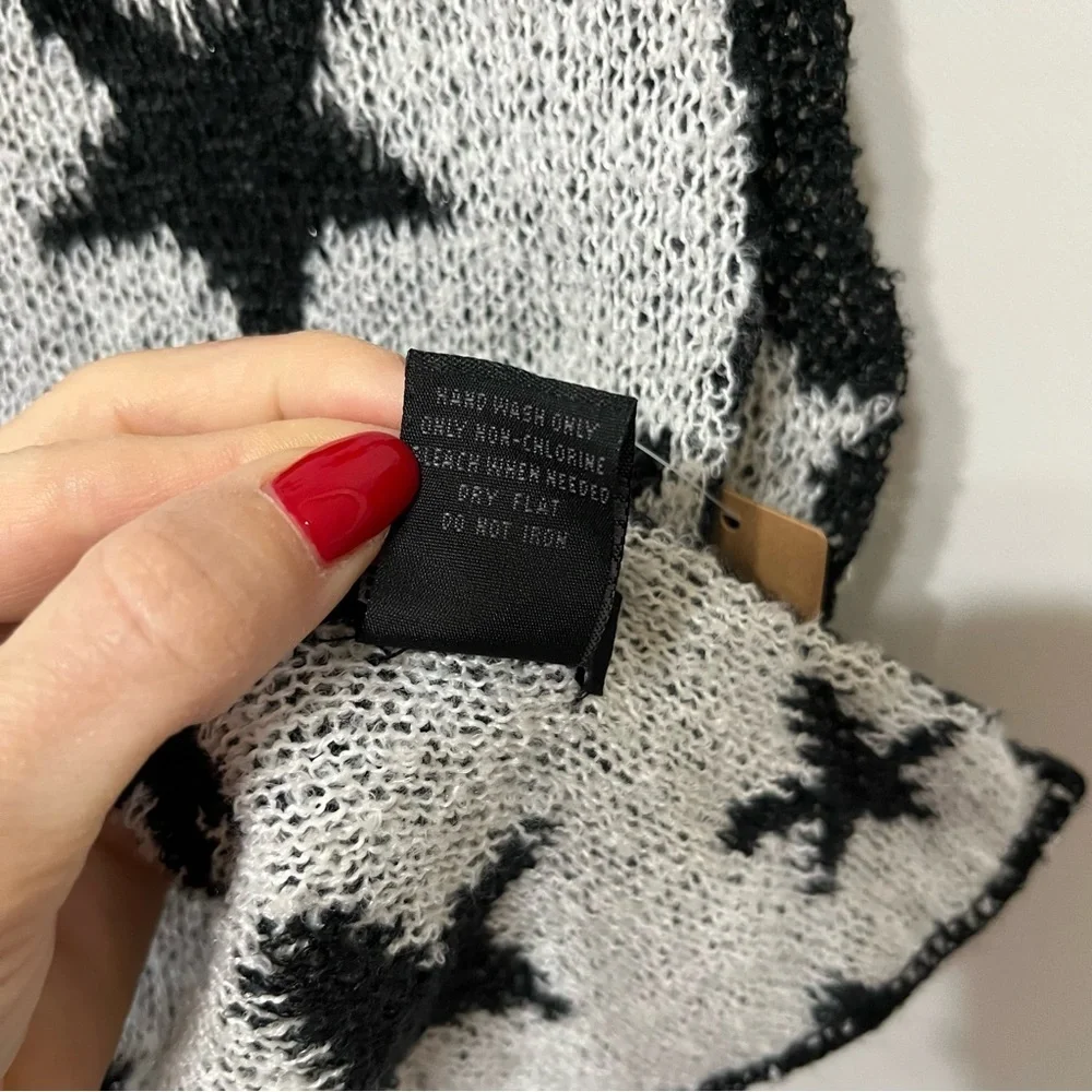 Steve Madden Black White Stars Chunky Wide Cozy Scarf NWT